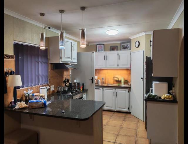 3 BEDROOM TOWNHOUSE FOR SALE IN CELTISDAL